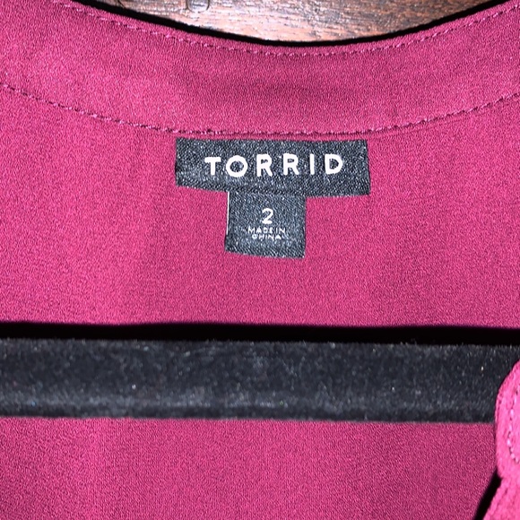 Like New! Torrid burgundy tunic, 3/4 sleeves - Picture 2 of 5